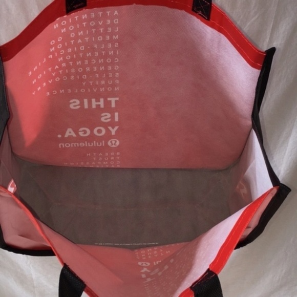 New Lululemon Tote Bag with Button Closure - Picture 5 of 12